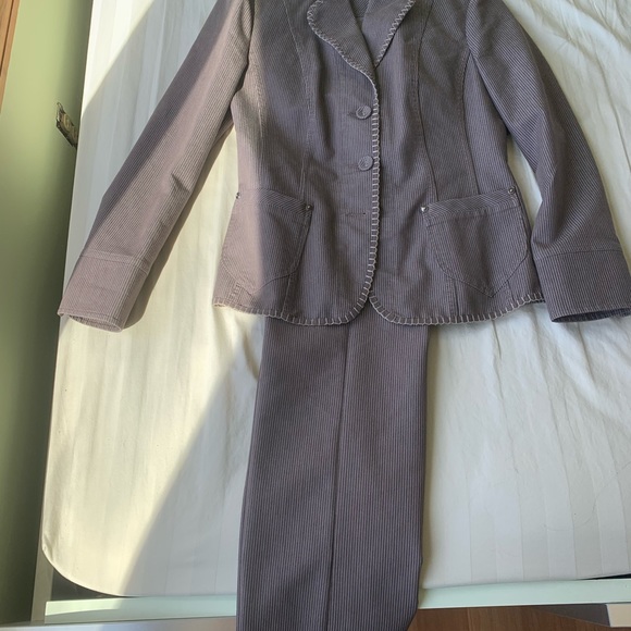 Bianca suit - Picture 2 of 3